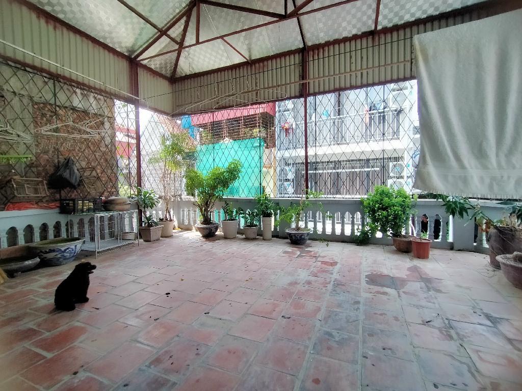 Bán nhà mặt phố lô góc Bùi Xương Trạch, kinh doanh ngày đêm 70,5m 24 tỷ