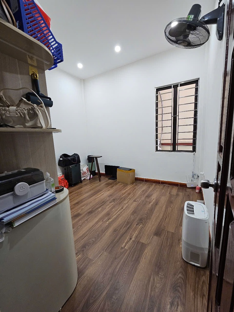 Bán gấp nhà Nam Dư Lĩnh Nam 32,3m giá 6,850 tỷ 4 tầng xinh xắn