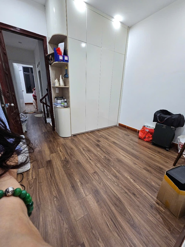Bán gấp nhà Nam Dư Lĩnh Nam 32,3m giá 6,850 tỷ 4 tầng xinh xắn