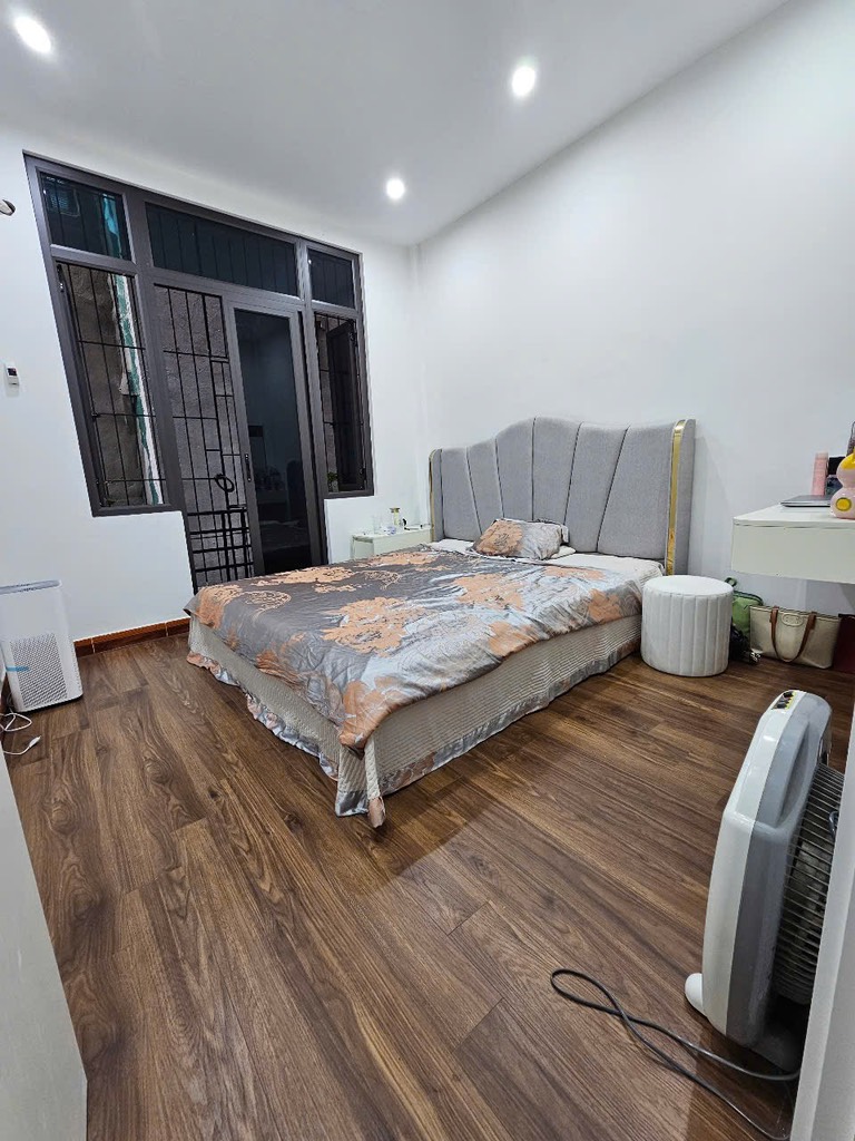 Bán gấp nhà Nam Dư Lĩnh Nam 32,3m giá 6,850 tỷ 4 tầng xinh xắn