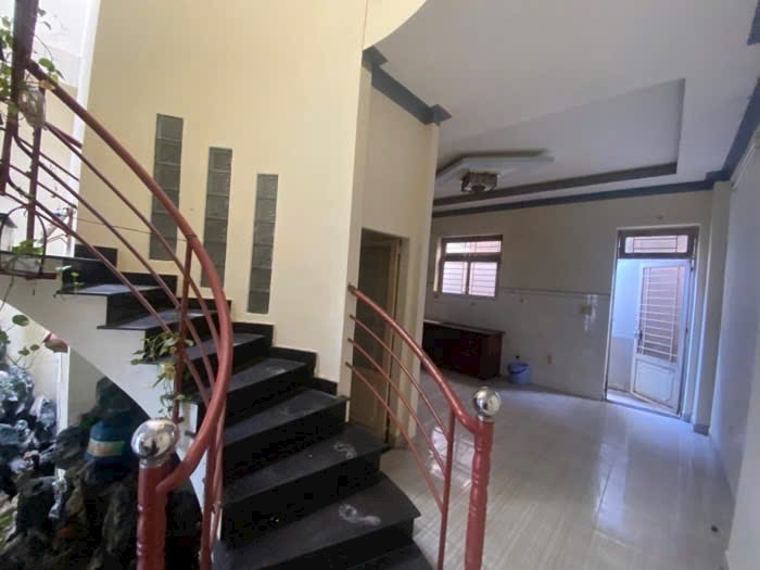 CHỦ CẦN BÁN GẤP CĂN NHÀ HẺM Ô TÔ TRÁNH THÔNG 8M, HẠ GIÁ 300TR CÒN 5 TỶ ( GIÁ CỦ 5,3 TỶ)