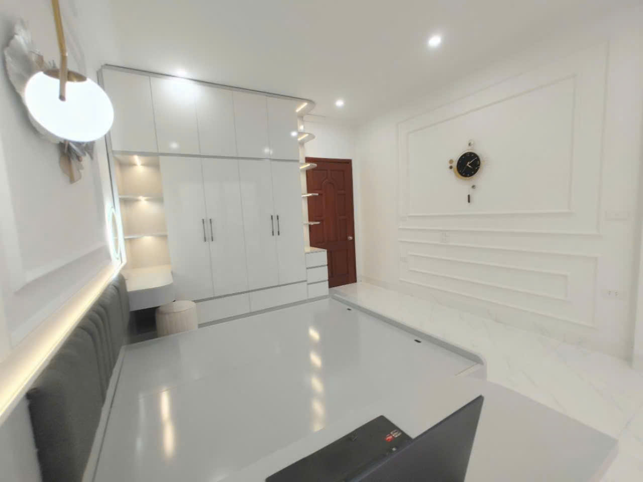 man bồi ba la 51m nhà 6 tầng thang máy ,phân lô vỉa hè , kinh doanh ,giá trị tăng cao , vị trí