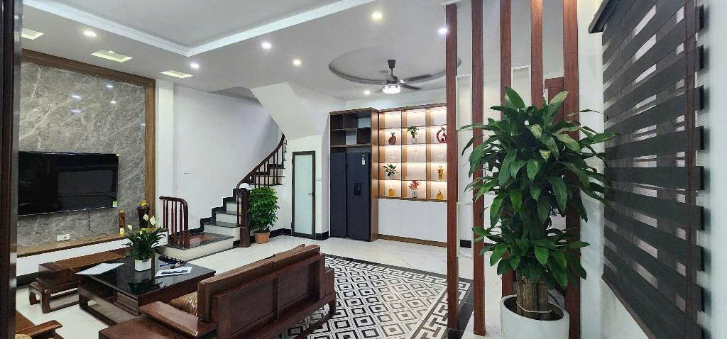 chính chủ cần bán căn nhà 45m vuông tại quang trung hà đông _full nội thất _nhà 3 thoáng _ô tô_dân