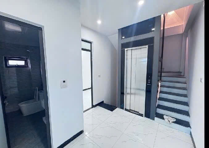 HÀNG HIẾM PHỐ XỐM HÀ ĐÔNG_40M NHÀ ĐẸP _ THANG MÁY SẴN Ở_ ÔTÔ ĐỖ CỬA_ NHỈNH 7 TỶ