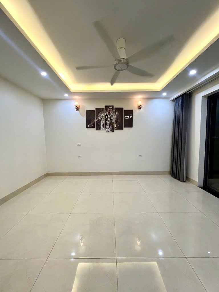 SIÊU VIP YÊN NGHĨA 32M VIEW HỒ _5 TẦNG _ 15M RA OTO TRÁNH SIÊU THOÁNG _KHÔNG QUY HOẠCH _ NỞ HẬU HƠN