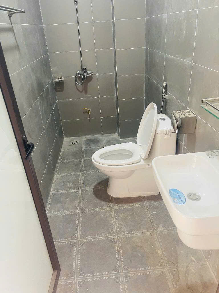 Lk khu đấu giá Quang Lãm, 48m² hơn 11 tỷ, thang máy sịn, ôtô ngủ trong nhà, MT khủng.