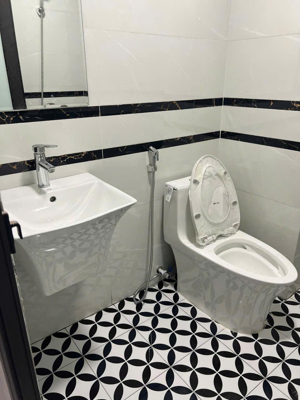 PHÚ LƯƠNG HÀ ĐÔNG _35M 4 TẦNG NHỈNH 4 TỶ _ HƠN 100M RA ÔTÔ TRÁNH _ĐÔNG DÂN _ GẦN CÁC TRƯỜNG ĐẠU HỌC