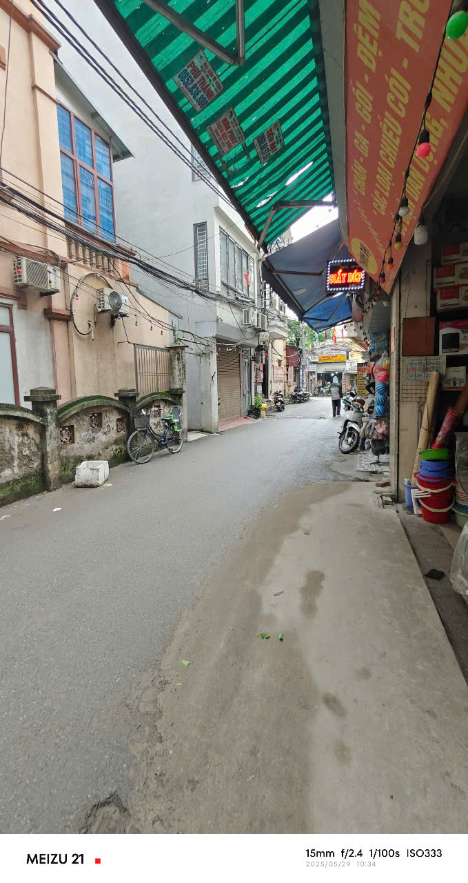 Bán Đất Tặng Nhà 3 tầng Giá 34 tỷ mặt tiền gần 11m, Nhà Hứng Lộc, Ngõ đẹp nhất trong các ngõ