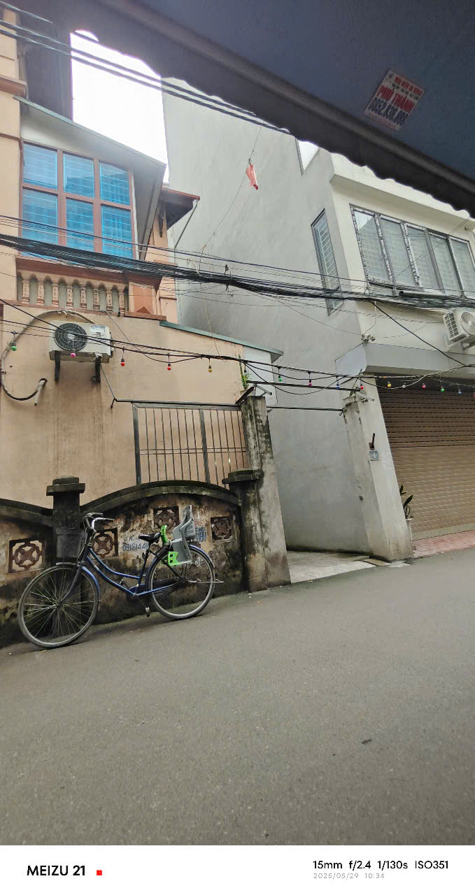 Bán Đất NAM TỪ LIÊM Tặng Nhà 3 tầng Giá 34 tỷ mặt tiền gần 11m, Nhà Hứng Lộc, đường 2 Xe Mec Tránh Nhau