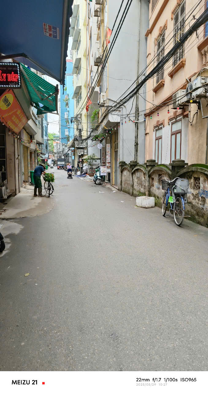 Bán Đất NAM TỪ LIÊM Tặng Nhà 3 tầng Giá 34 tỷ mặt tiền gần 11m, Nhà Hứng Lộc, đường 2 Xe Mec Tránh Nhau
