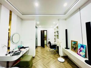 CẦU GIẤY - PHÙNG CHÍ KIÊN - CÁCH 1 NHÀ RA PHỐ - OTO TRÁNH - Giá chào 12 tỷ
