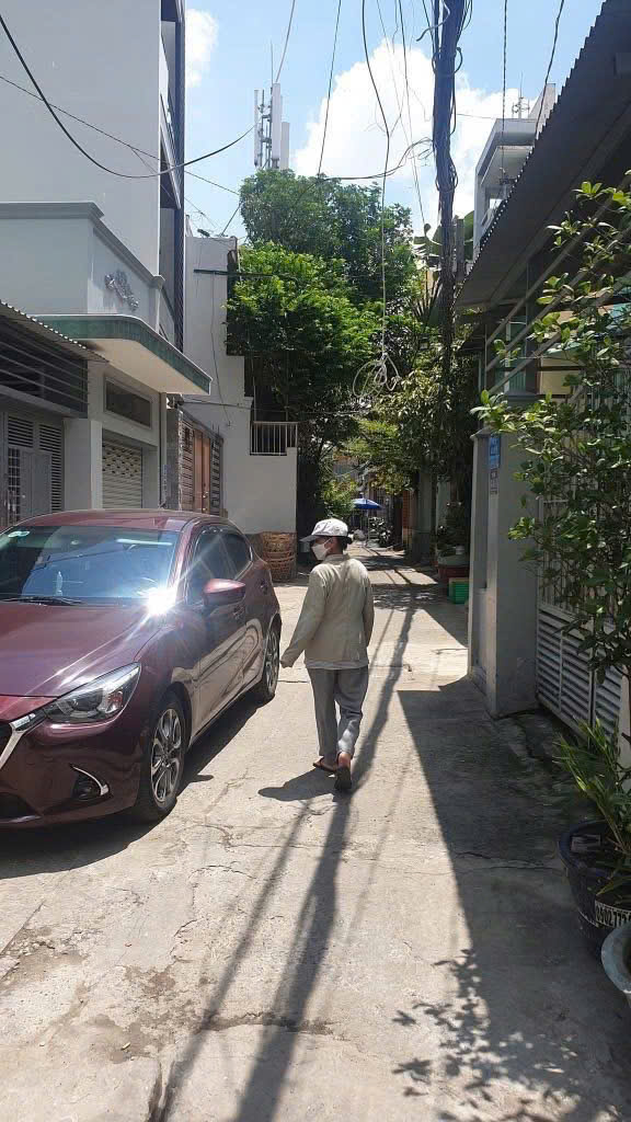 nhà nhỏ hẻm lớn  giá 3 tỷ