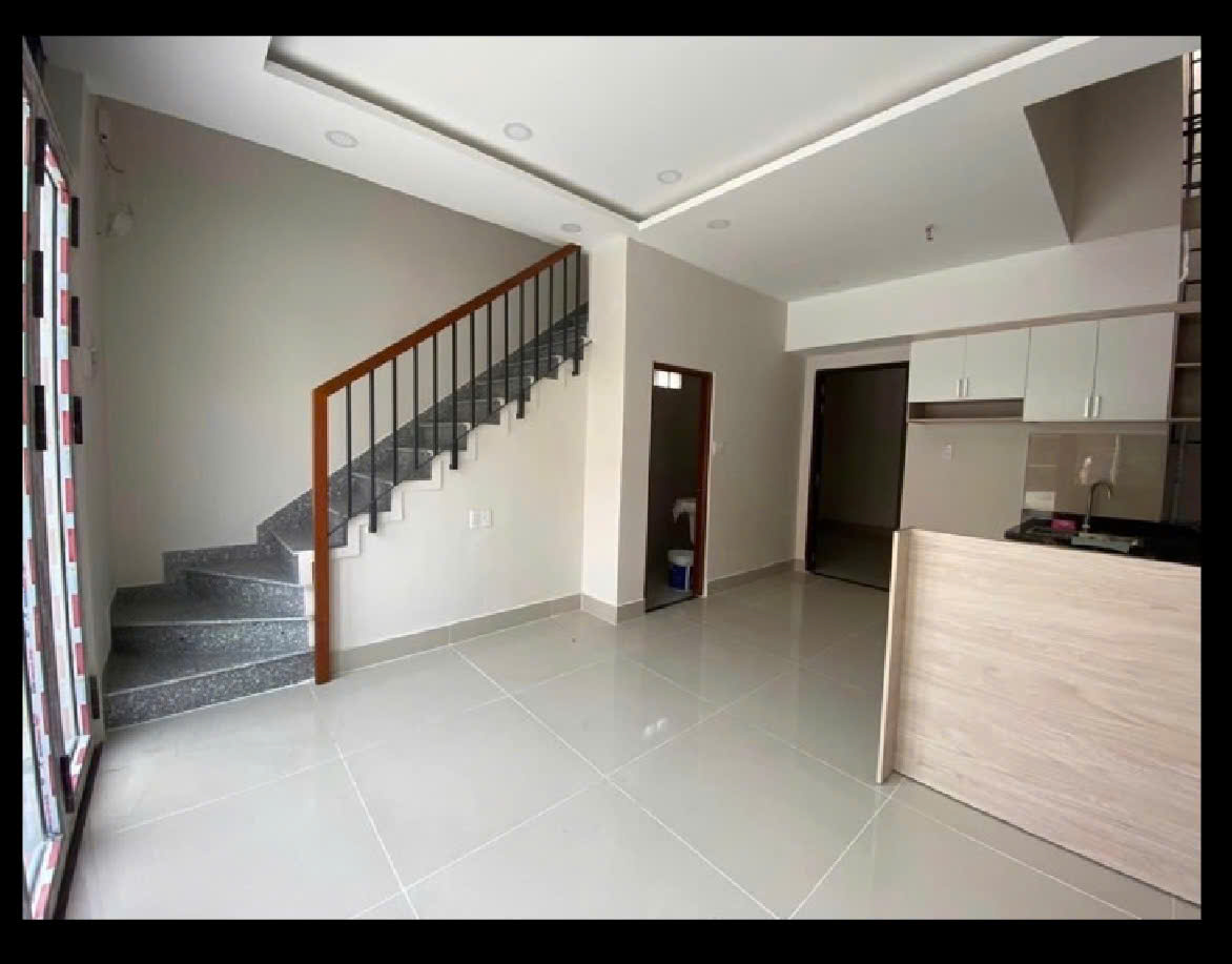 Bán nhà 6,5 tỷ gần siêu thị emart ,  hẻm oto phan văn trị