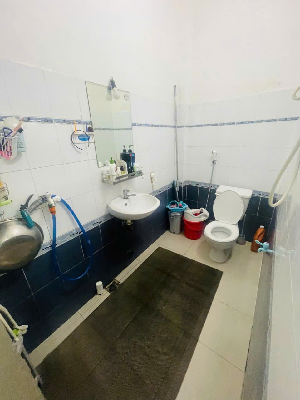 Bán nhà 6,5 tỷ  ngay  siêu thị emart , hẻm  phan văn trị 