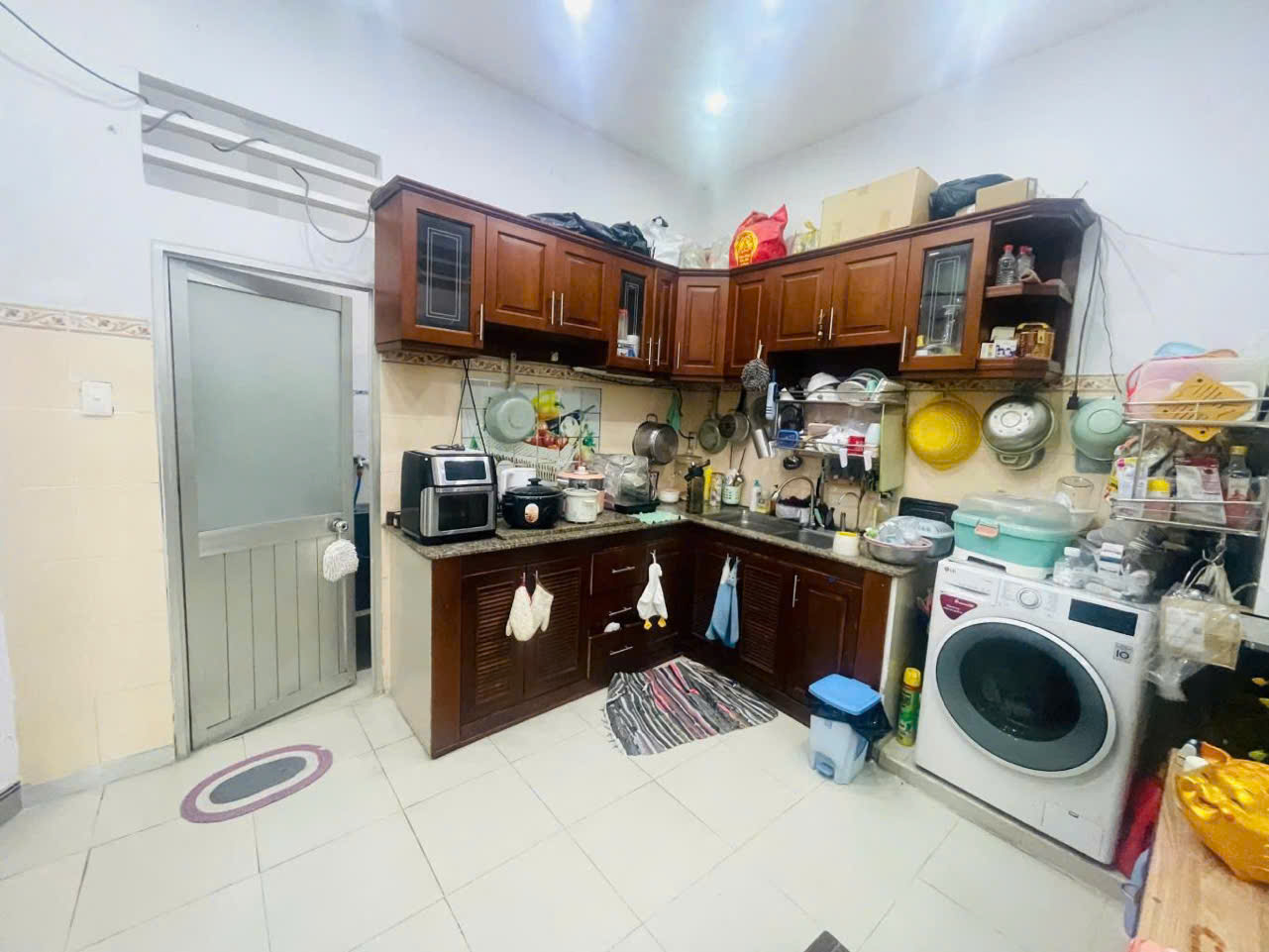 Bán nhà 6,5 tỷ  ngay  siêu thị emart , hẻm  phan văn trị 