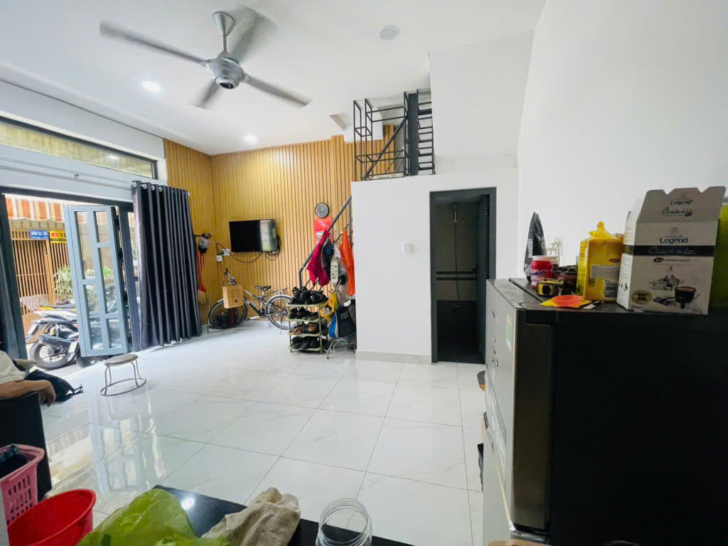 BÁN NHÀ NHỈNH 3 TỶ KẾ BÊN ỦY BAN PHƯỜNG 4 GÒ VẤP , BỆNH VIỆN 175