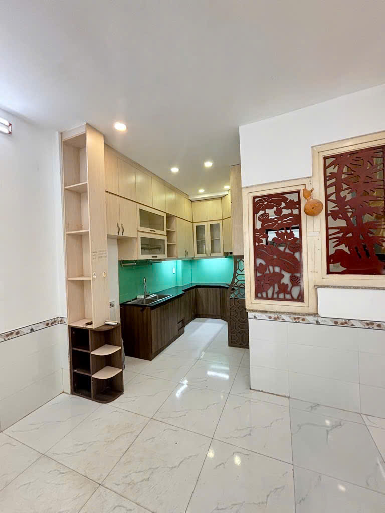 BÁN NHÀ HẺM XE HƠI NHỈNH 5 TỶ ĐƯỜNG NGUYỄN XÍ THÔNG RA NƠ TRANG LONG