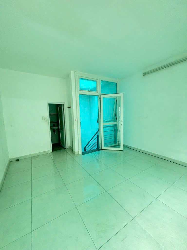BÁN NHÀ HẺM XE HƠI NHỈNH 5 TỶ ĐƯỜNG NGUYỄN XÍ THÔNG RA NƠ TRANG LONG