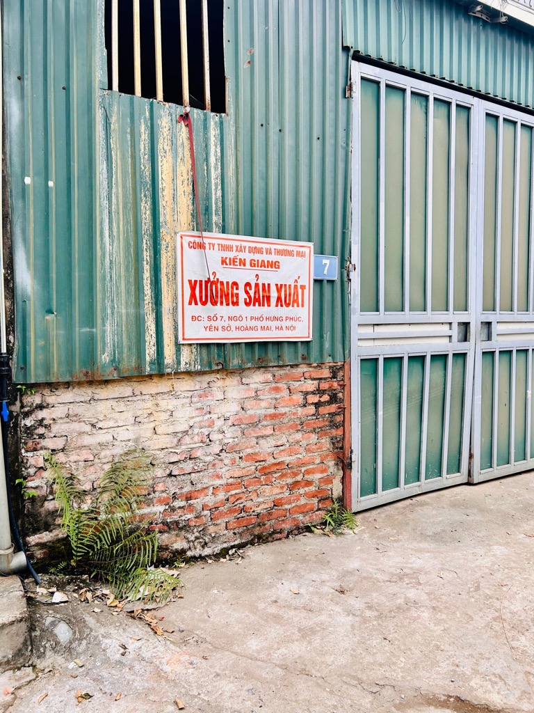 Bán nhà ngõ 19A Hưng Phúc, Dt 56m2, mt 3.7m, khu an ninh tốt. Giá 900 triệu LH 0981818137