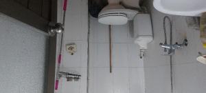Bán nhà ngõ 19A Hưng Phúc, Dt 56m2, mt 3.7m, khu an ninh tốt. Giá 900 triệu LH 0981818137
