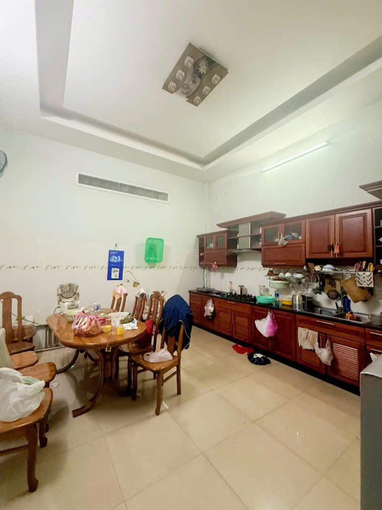 KHU VIP TÂN SƠN NHÌ - MẶT TIỀN XỊN 4 TẦNG KIÊN CỐ - 78M2 - NGANG LỚN GẦN 5M KHÁ CHUẨN - KINH DOANH ĐỈNH - KHU DÂN CƯ XE CỘ TẤP NẬP SẦM UẤT - XE HƠI NGỦ TRONG NHÀ - VỊ TRÍ ĐẸP - ĐƯỜNG NHỰA XE TẢI TRÁNH - SỔ ĐẸP HOÀN CÔNG ĐỦ - GIÁ CHỈ NHỈNH 11 TỶ 