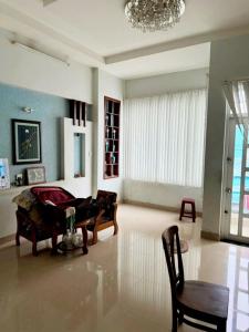 KHU VIP TÂN SƠN NHÌ - MẶT TIỀN XỊN 4 TẦNG KIÊN CỐ - 78M2 - NGANG LỚN GẦN 5M KHÁ CHUẨN - KINH DOANH ĐỈNH - KHU DÂN CƯ XE CỘ TẤP NẬP SẦM UẤT - XE HƠI NGỦ TRONG NHÀ - VỊ TRÍ ĐẸP - ĐƯỜNG NHỰA XE TẢI TRÁNH - SỔ ĐẸP HOÀN CÔNG ĐỦ - GIÁ CHỈ NHỈNH 11 TỶ