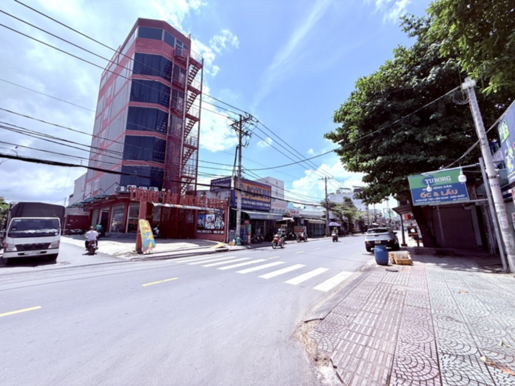 DIỆN TÍCH KHỦNG 130m2 - sát chợ Hiệp Thành-NHỈNH 5 TỶ