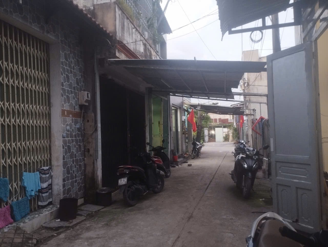 **CHỈ 2TỶ 3 CÓ NGAY NHÀ 46m2 - SỔ HỒNG RIÊNG- SÁT BV Q12