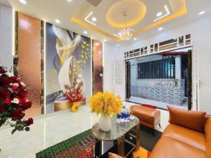 NHÀ gần 60m2-3 PHÒNG NGỦ-HẺM XE HƠI TÂN CHÁNH HIỆP- NGAY ĐẠI HỌC GIAO THÔNG VẬN TẢI. chỉ 3.x