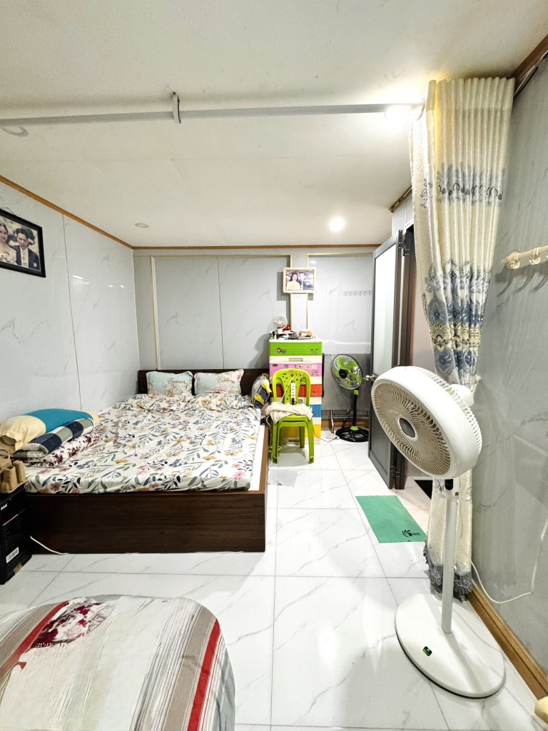 NHỎ XINH - THÍCH QUẢNG ĐỨC - MỚI ĐẸP Ở NGAY - 3TẦNG - NHĨNH 3TỶ.