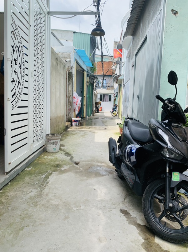 NHÀ MỚI ĐẸP CHỈ VIỆC VÀO Ở KHÔNG QUY HOẠCH PHÁP LÝ CHUẨN HOÀN CÔNG ĐỦ - 2 TẦNG GIÁ 3.8 TỶ.