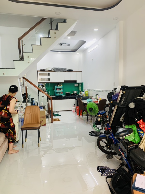 NHÀ MỚI ĐẸP CHỈ VIỆC VÀO Ở KHÔNG QUY HOẠCH PHÁP LÝ CHUẨN HOÀN CÔNG ĐỦ - 2 TẦNG GIÁ 3.8 TỶ.