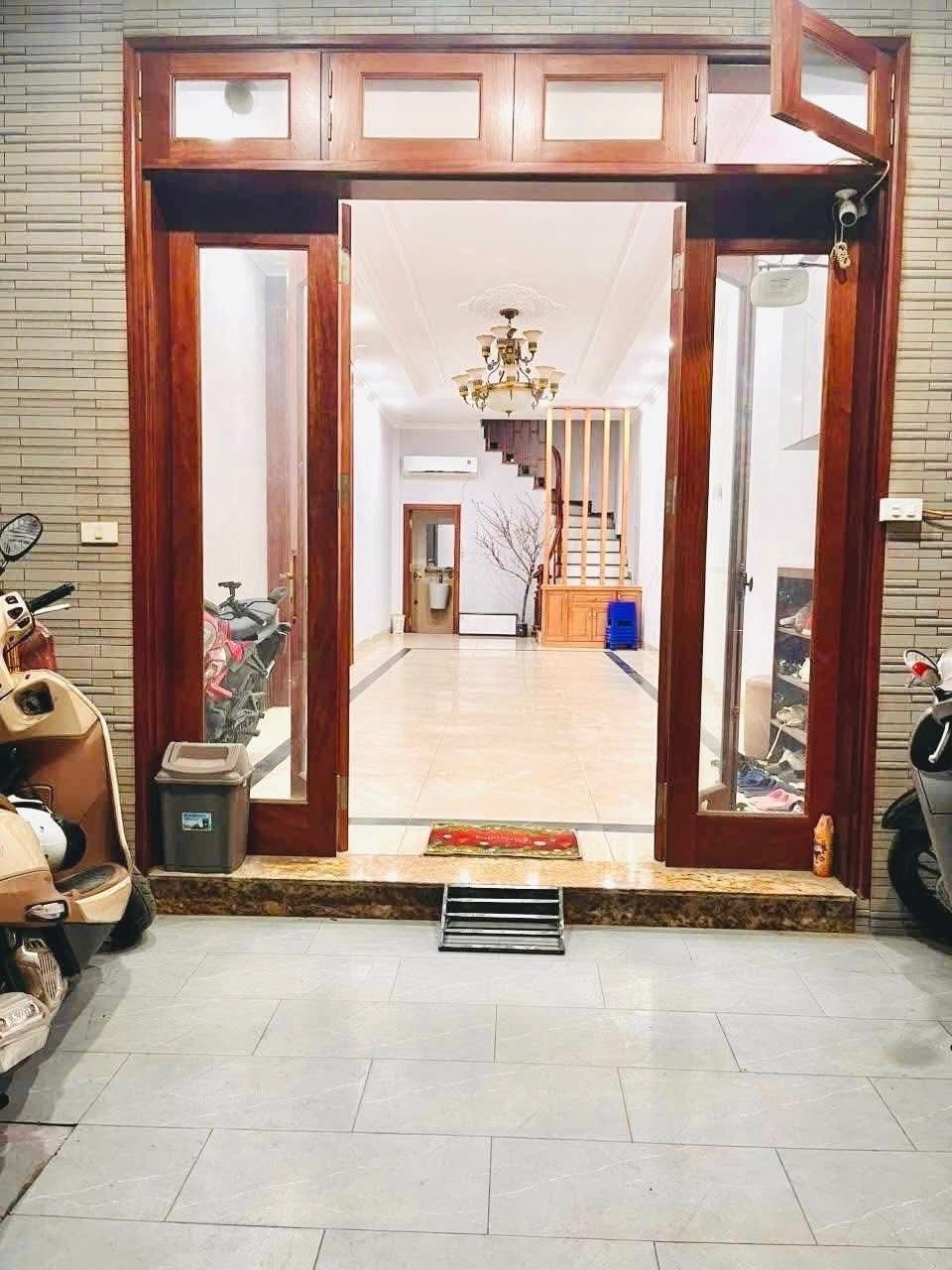 NHÀ ĐẸP - NỘI THẤT CAO CẤP - NỞ HẬU - GẦN PHỐ