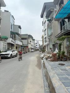 Bán nhà