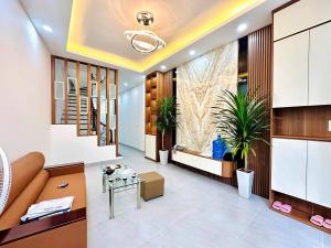 BÁN NHÀ CẦU GIẤY- GẦN CÔNG VIÊN THOÁNG MÁT