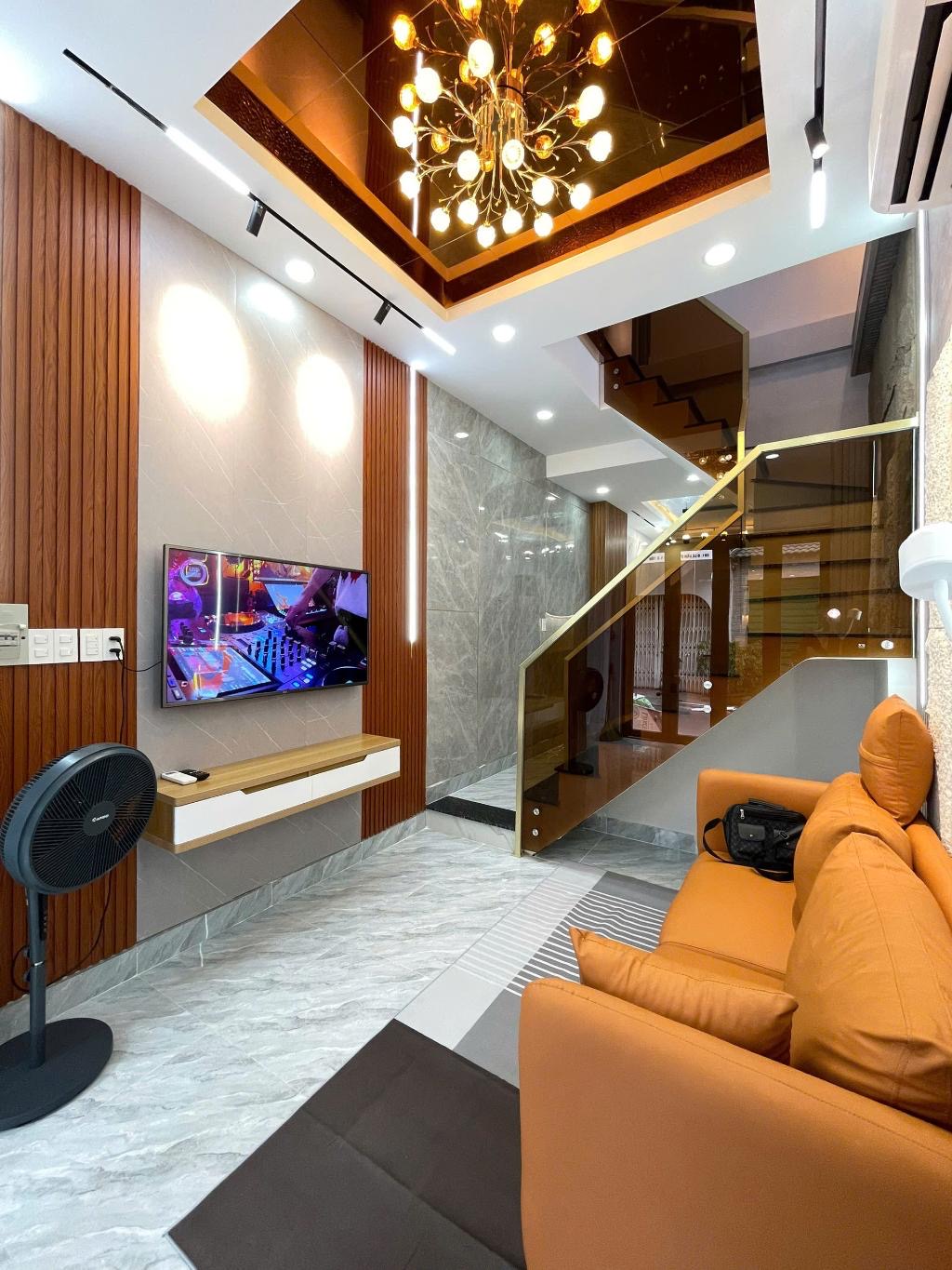 NHÀ BÁN HẺM 281 ĐƯỜNG LÊ VĂN SỸ,PHƯỜNG 1,QUẬN TÂN BÌNH