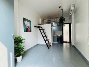 Nhà Hoàng Mai,80m,7 tầng,16 phòng thang máy 0971413568