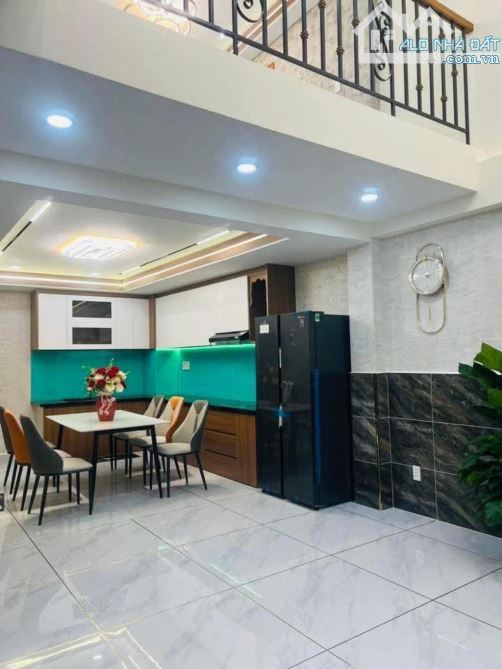 BÁN NHÀ DIỆN TÍCH LỚN GIÁ MỀM TRÊN ĐƯỜNG THỐNG NHẤT GẦN LÊ ĐỨC THỌ
