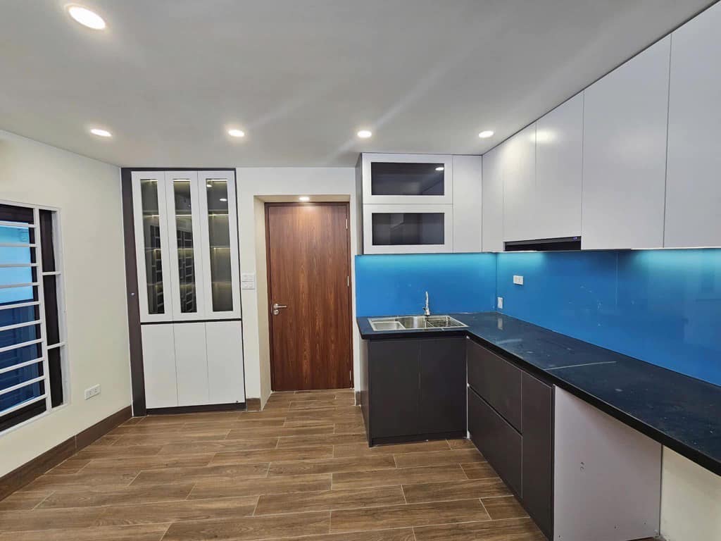 NHÀ 6 TẦNG THANG MÁY - KINH DOANH – SIÊU ĐẸP