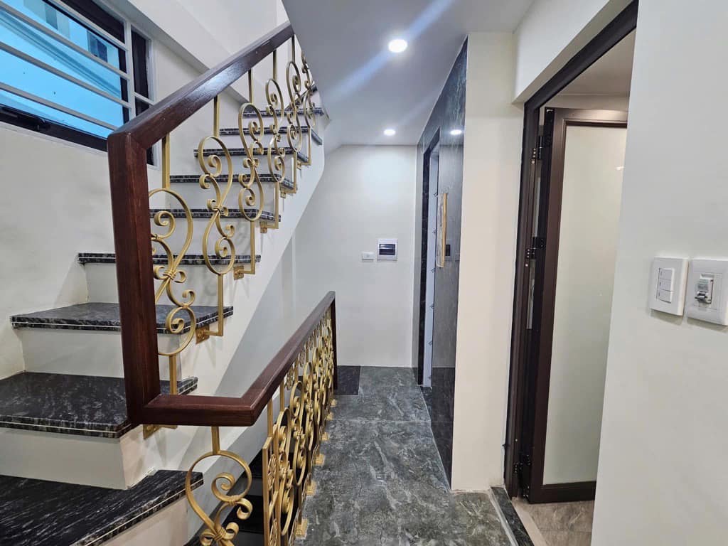 NHÀ 6 TẦNG THANG MÁY - KINH DOANH – SIÊU ĐẸP