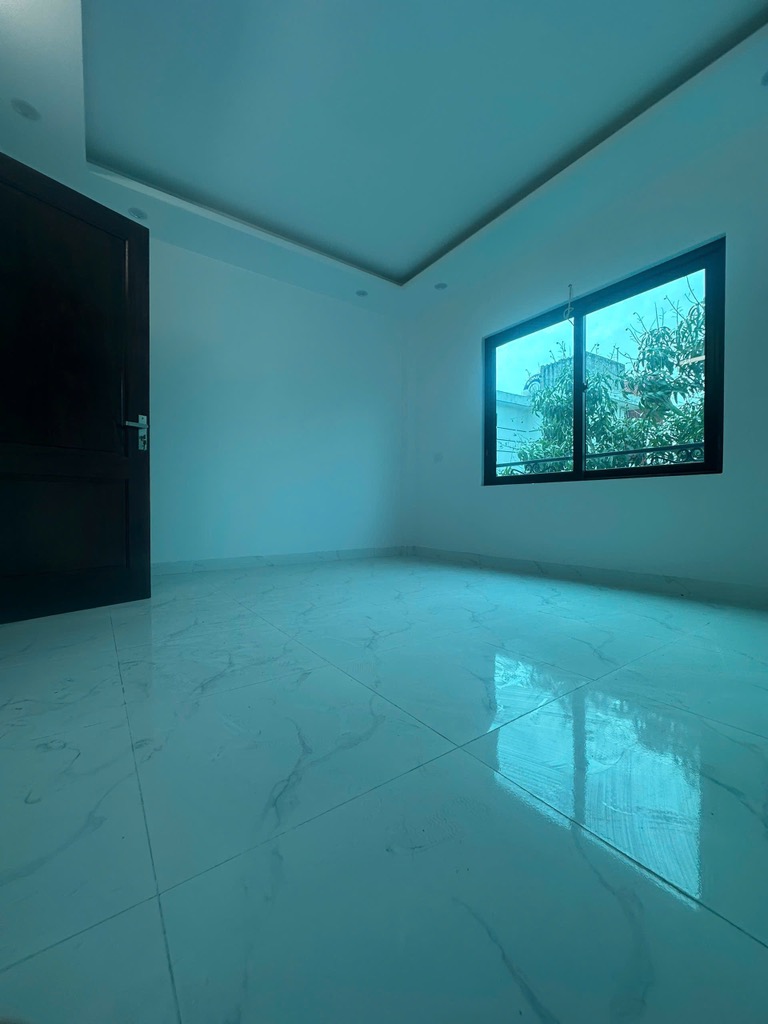 NHÀ MỚI ĐẸP, NGÕ THÔNG - LÔ GÓC - Ô TÔ TRÁNH TRƯỚC CỬA NHÀ