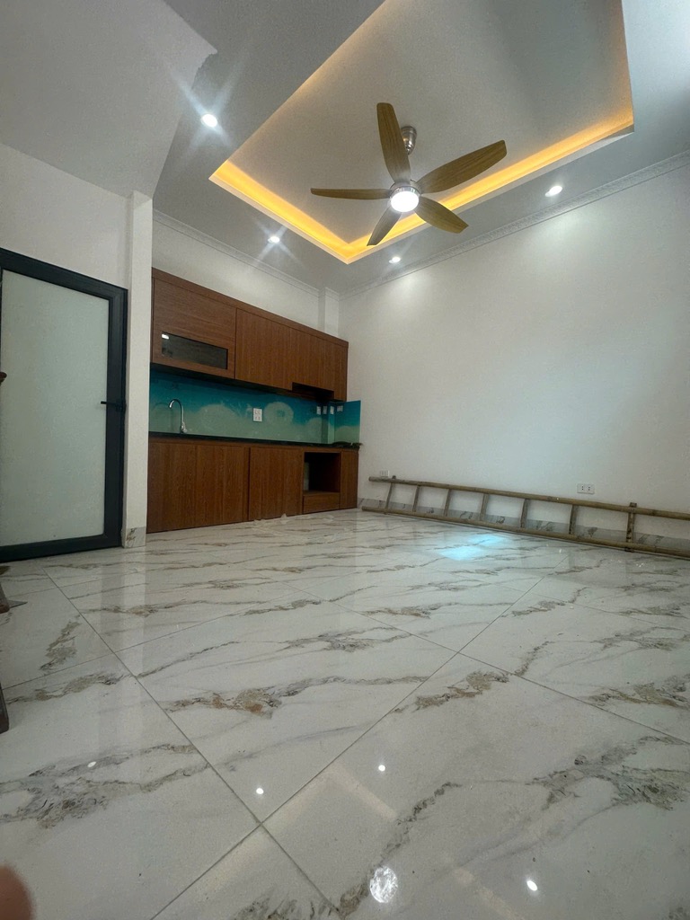NHÀ MỚI ĐẸP, NGÕ THÔNG - LÔ GÓC - Ô TÔ TRÁNH TRƯỚC CỬA NHÀ