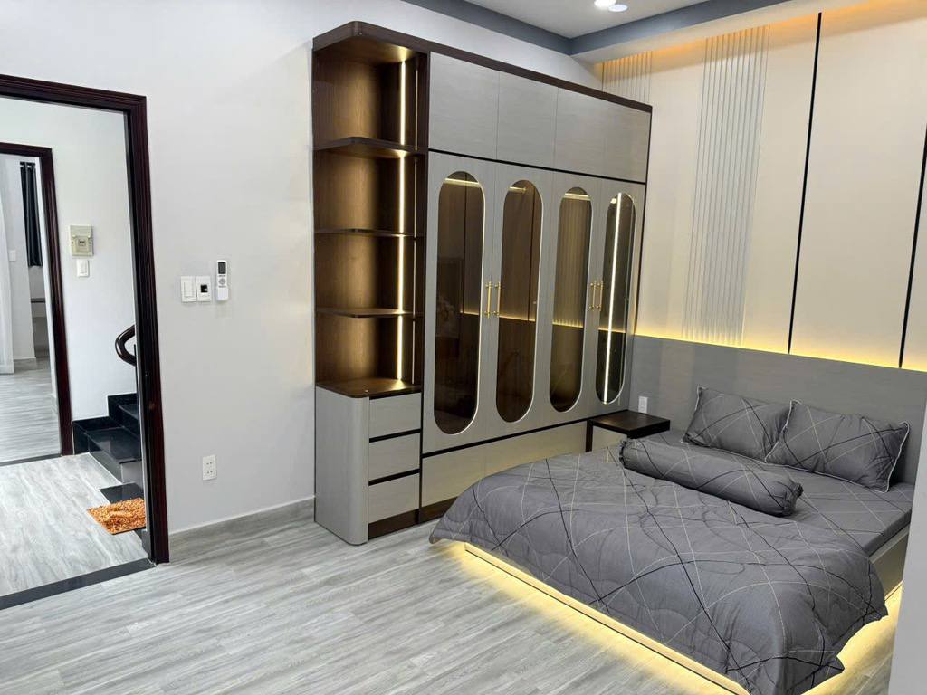 Bán nhà ngay Huỳnh Tấn Phát khu dân cư hiện hữu hẻm lớn gần kcx tân thuận