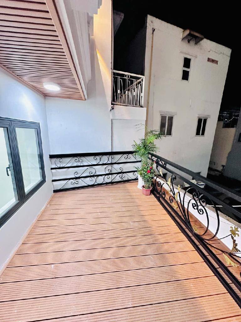 Hàng Hiếm. Ngang 5.2m dài 9.2m. Nhà mới dọn vào ở lun q7