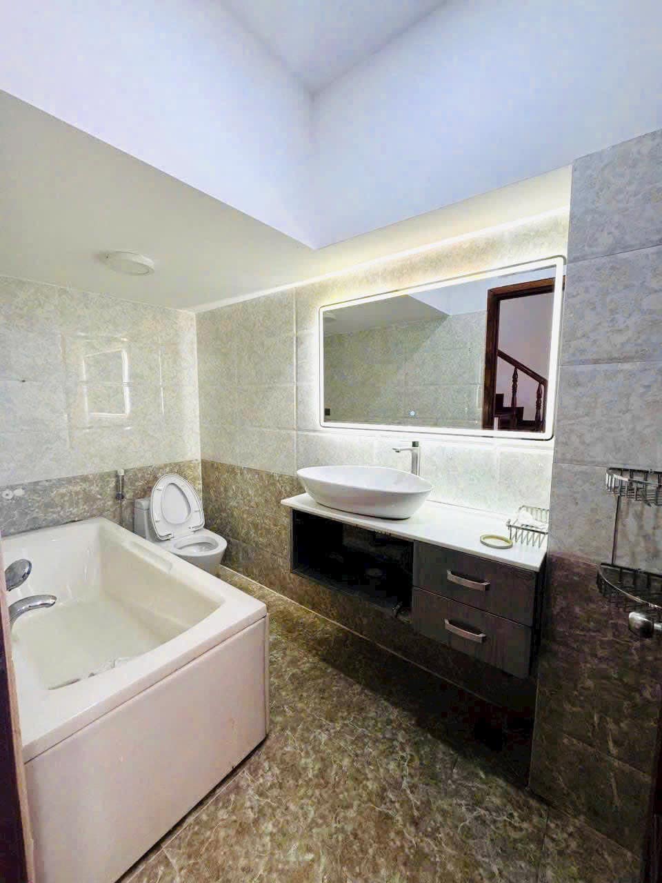UẬN 7 NHÀ HẺM XE HƠI HUỲNH TẤN PHÁT - 5 TẦNG - 4.05x15M - NHỈNH 7 TỶ