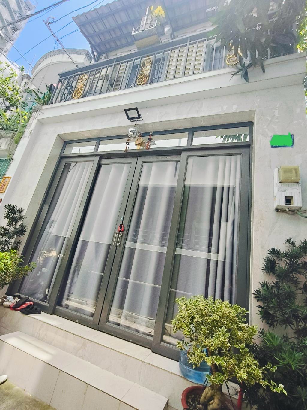 Bán nhà 2 tầng 4x10m có 3pn, đường Hoàng Quốc Việt Quận 7
