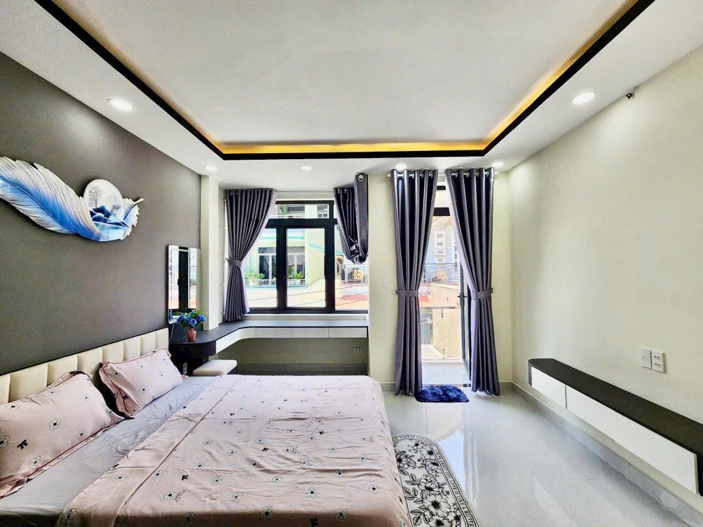 Bán nhà 3 tầng 4x17m, 4pn hẻm oto 4 chỗ ngủ trong nhà