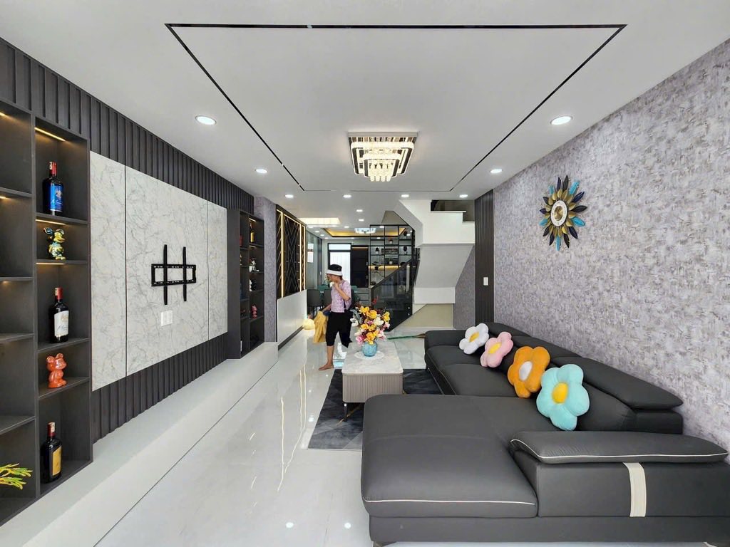 Bán nhà 3 tầng 4x17m, 4pn hẻm oto 4 chỗ ngủ trong nhà