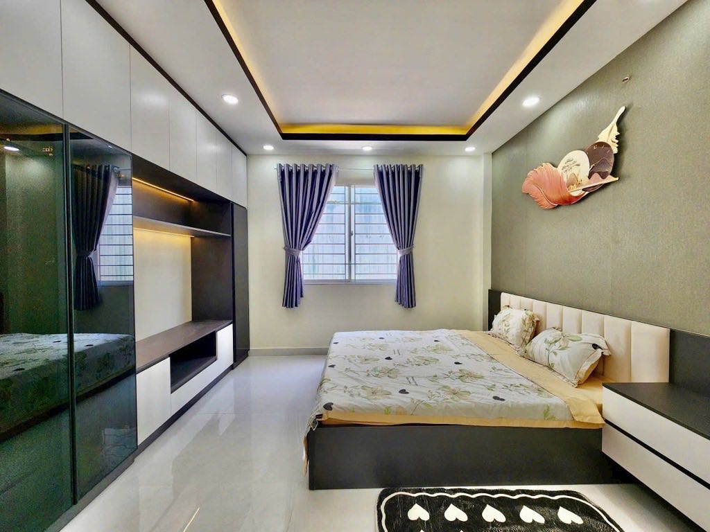 Bán nhà 3 tầng 4x17m, 4pn hẻm oto 4 chỗ ngủ trong nhà