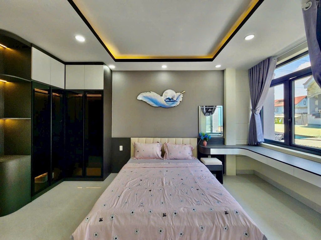 Bán nhà 3 tầng 4x17m, 4pn hẻm oto 4 chỗ ngủ trong nhà